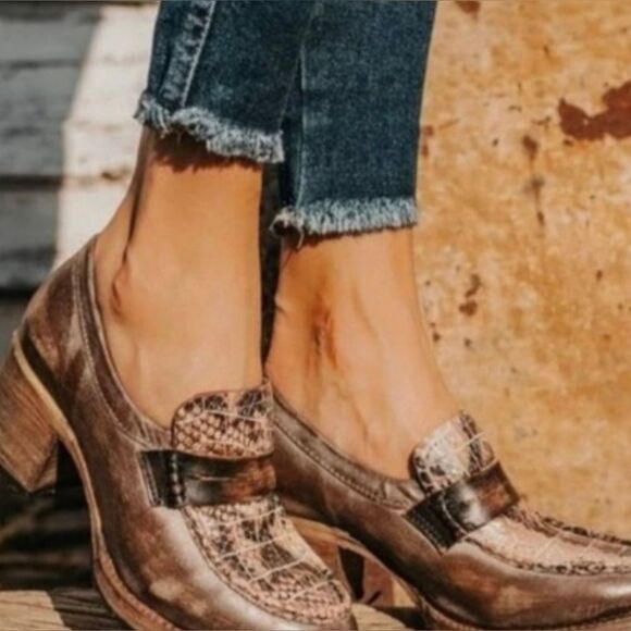 FREEBIRD by STEVEN 'Chevelle' Tan/Gray Snake Print Leather Block Heel Loafers - Picture 10 of 10